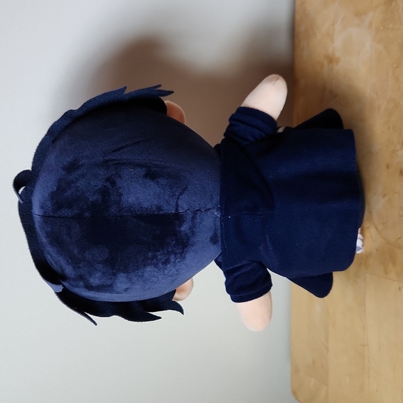 Solo Leveling Sung Jinwoo Sitting Plush - Picture 3 of 10